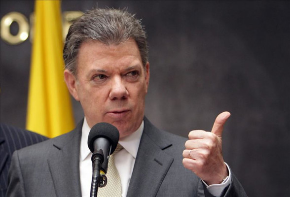 Presidente de Colombia ordena investigar supuestas escuchas ilegales a negociadores de paz