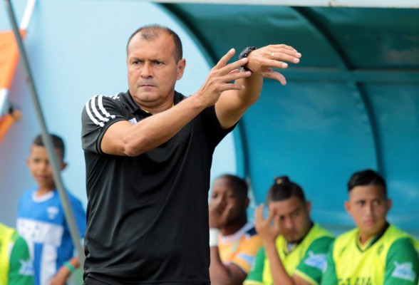 'Tampoco es para tirar las campanas al aire': Wilmer Cruz