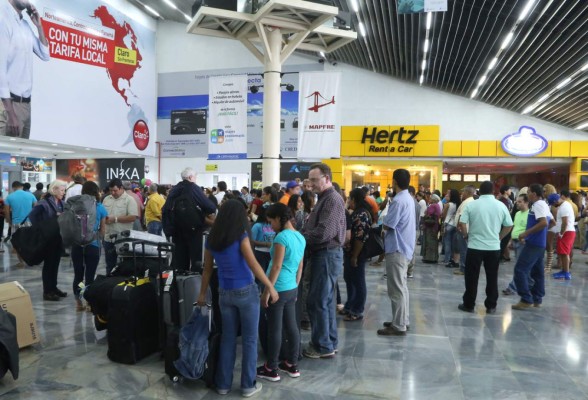 United y Spirit reanudan vuelos a Houston