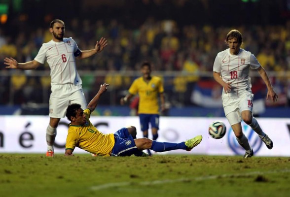 Brasil venció a Serbia con una floja actuación en su último amistoso