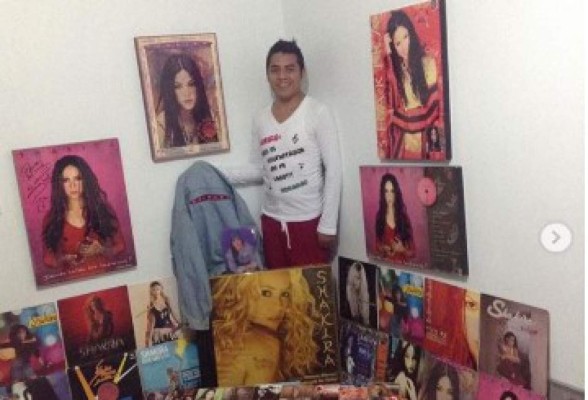 Fan de Shakira muere y ella le rinde tributo