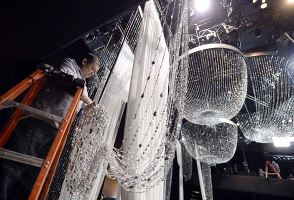 LOS ANGELES, CA - JANUARY 27: Workers build the stage at the Shrine in preparation for the 22nd Annual Screen Actors Guild Awards January 27, 2016 in Los Angeles, California. Kevork Djansezian/Getty Images/AFP== FOR NEWSPAPERS, INTERNET, TELCOS & TELEVISION USE ONLY ==