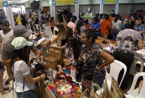 Crece demanda de mipymes y visitantes en Bazar