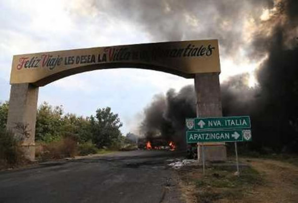 México: Violencia se apodera de Apatzingán, bastión de Caballeros Templarios