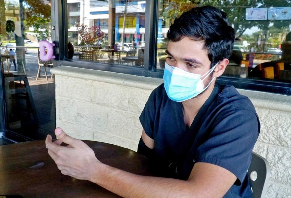 Médico pide ayuda para su papá y hermano tras perder a su mamá por covid-19