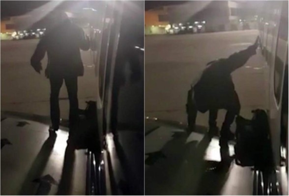 Pasajero 'aburrido' de esperar salta del ala de un avión