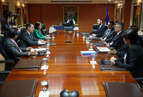 Acuerdo por tres años busca Honduras de FMI