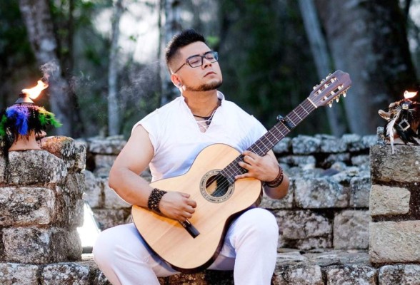 Manu Martínez pone en alto el nombre de Honduras en concurso musical