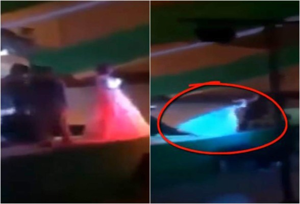 Pierde concurso de belleza y empuja a la ganadora del escenario