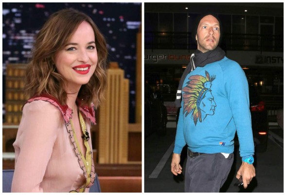 Dakota Johnson y Chris Martin pasean su amor por París