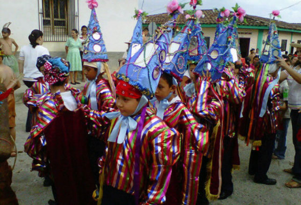 Hondureños celebran día al indio Lempira