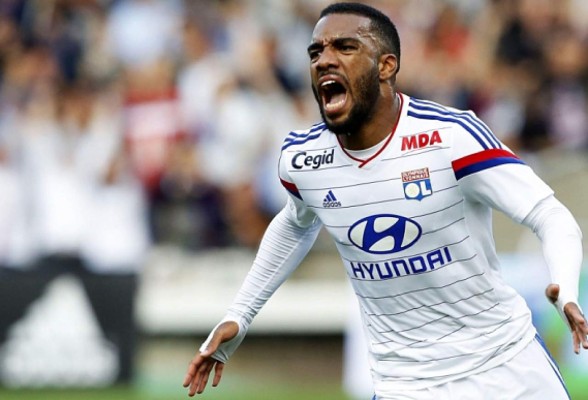 El Barça tantea al delantero francés Alexandre Lacazette