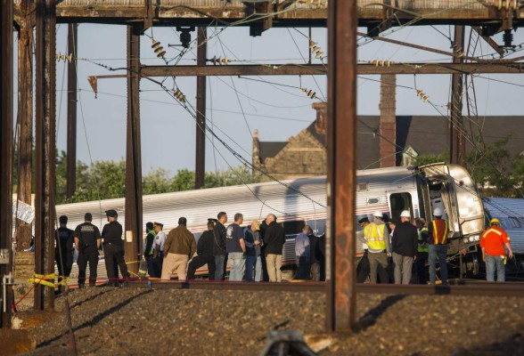 FBI investigará causas del accidente de tren en Filadelfia