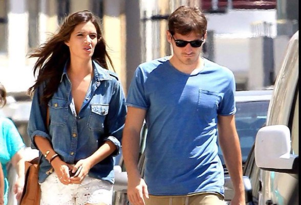 Increpan a Sara Carbonero en plena calle por errores de Casillas