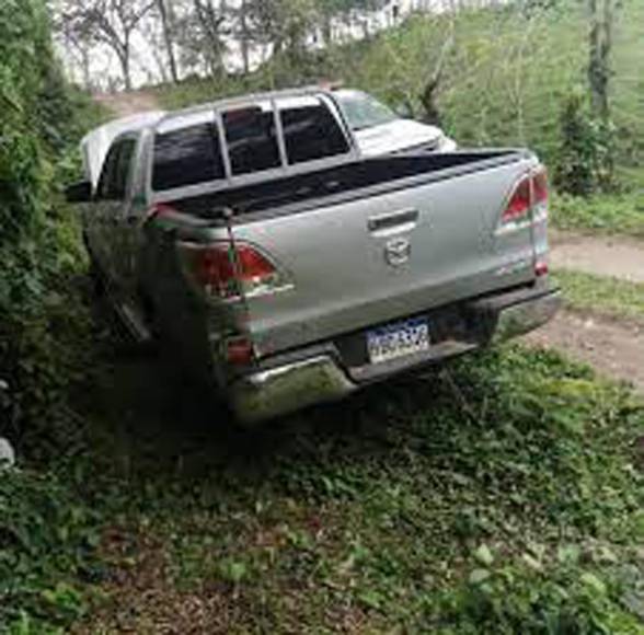 Días después del crimen, agentes policiales encontraron el vehículo del padre Quique en un sector montañoso del municipio de Victoria, departamento de Yoro.
