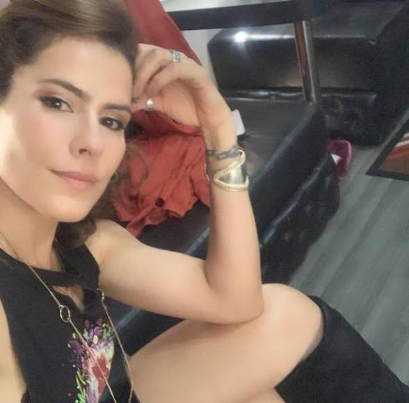 La actriz Zharick León de 46 años de edad, retomará su papel de Rosario Montes, una actriz y bailarina que estaba obsesionada con uno de los protagonistas, Franco Reyes. 