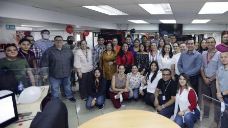 Ejecutivos y personal de LA PRENSA y Grupo Opsa fueron testigos del lanzamiento oficial del muro de registro en la Sala de Redacción.