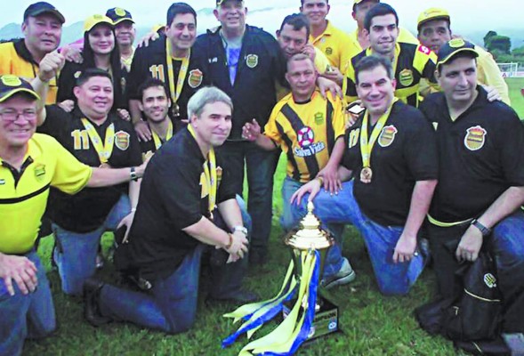 El mundo del fútbol se solidariza con Real España