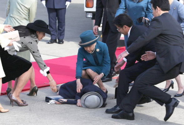 Princesa Akiko se desmaya