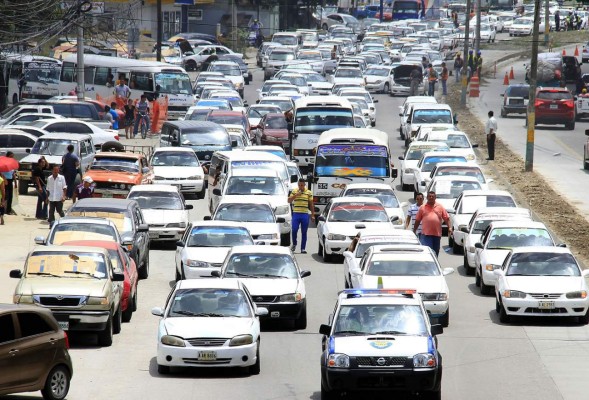 Taxistas sampedranos protestan por segunda vez