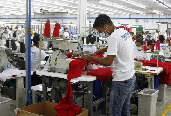 Maquila ofrecerá 10,000 empleos por TLC con Canadá a comienzos de 2016