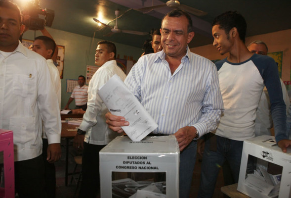 Presidente de Honduras ejerce el sufragio en Juticalpa, Olancho