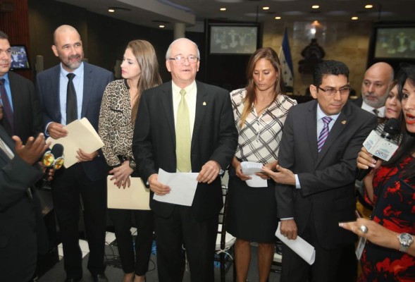 Jaime Villegas nuevo jefe de bancada del Partido Anticorrupción