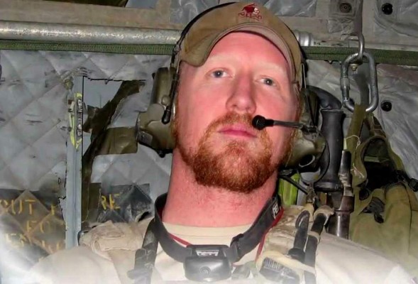 'Osama murió como una gallina': Robert O'Neill