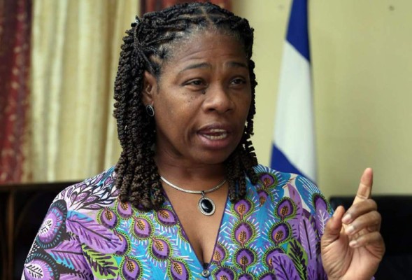 Renuncia directora de Educación de Cortés