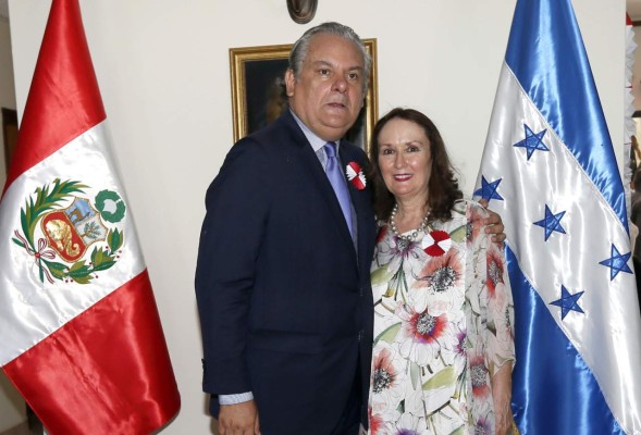 Perú brinda por su independencia