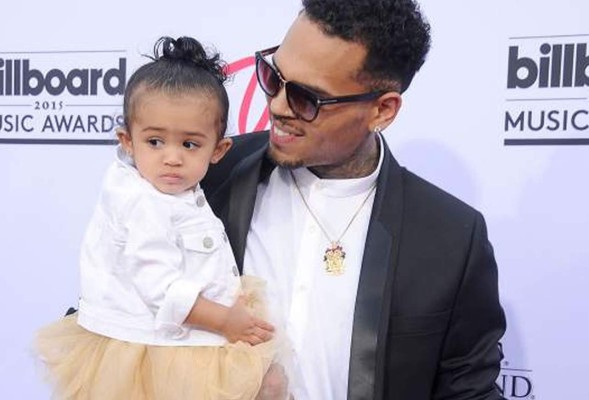 Chris Brown deja de ser el chico malo