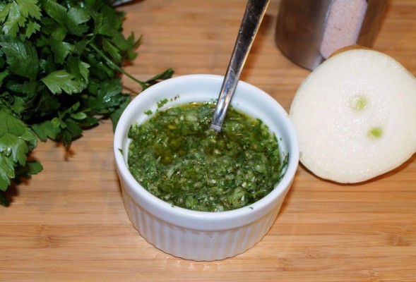 Cómo preparar chimichurri en seis pasos
