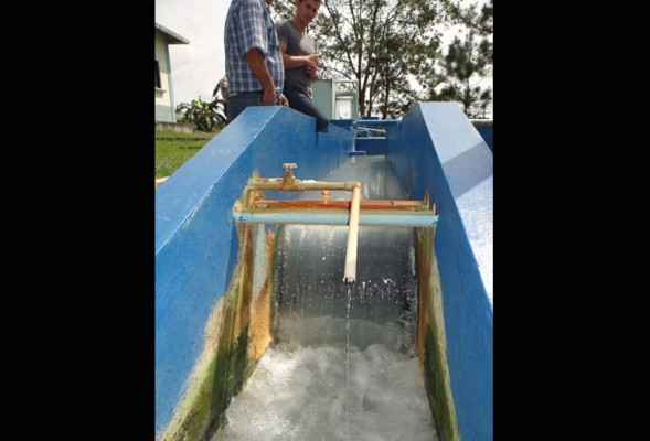 Más de 25 días llevan sectores de Santa Rosa de Copán sin recibir agua