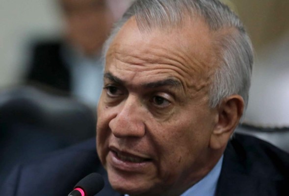 Mauricio Oliva participa en encuentro de parlamentos