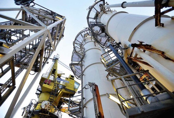 Las grandes petroleras compensan con el corretaje la caída del crudo