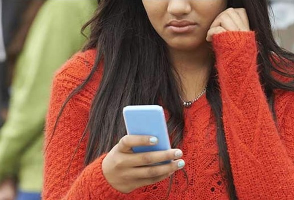 'Todo mundo tenía fotos mías desnuda”: colegiala hondureña