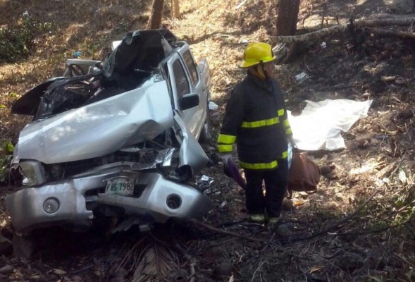 Dos mujeres mueren en accidente en Atlántida