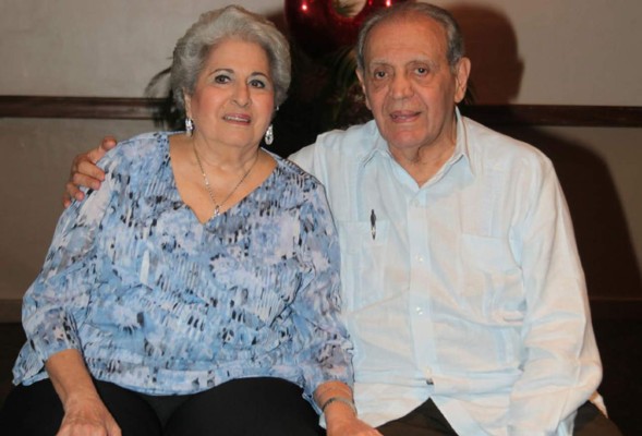 Dicha por los 83 años de la dama Julia Larach