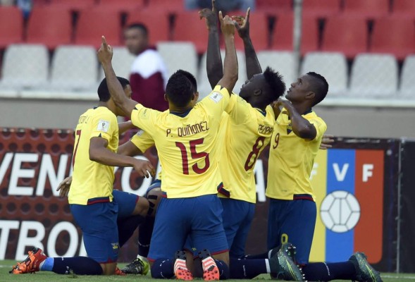Ecuador sigue con paso perfecto y hunde a Venezuela