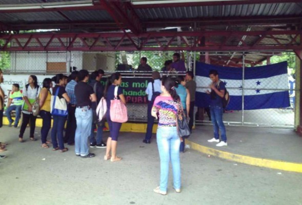 Suspenden clases en la Unah-vs por toma de estudiantes