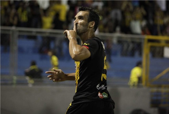 Video: El golazo de cabeza de Cardozo ante Marathón