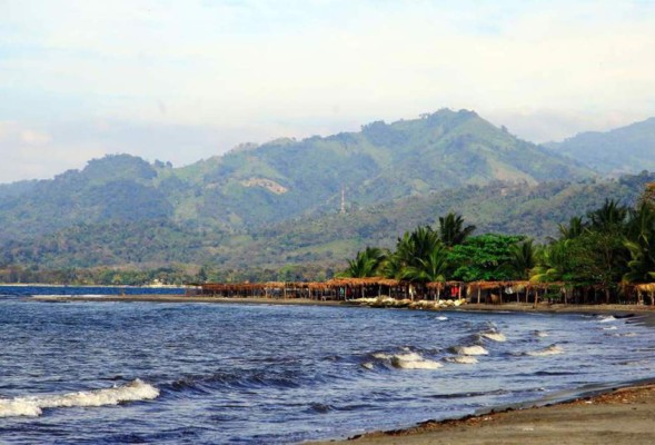 Enee cortará energía a unas 300 casas de playa