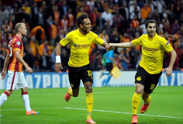 Borussia Dortmund se da un festín ante un débil Galatasaray