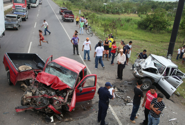 Señora muere en accidente cuando la llevaban grave a hospital