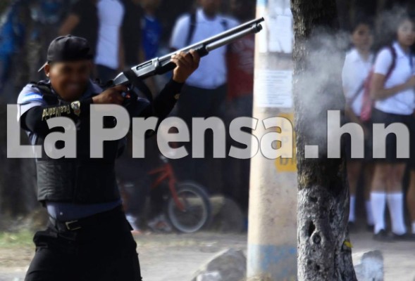 Varios heridos en protestas de estudiantes del Vicente Cáceres