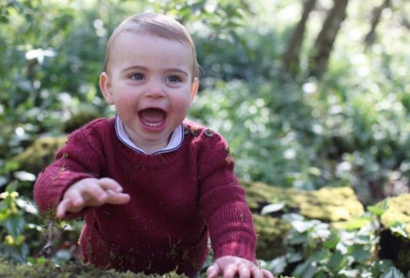 Príncipe Louis enamora en sesión de fotos por su primer cumpleaños