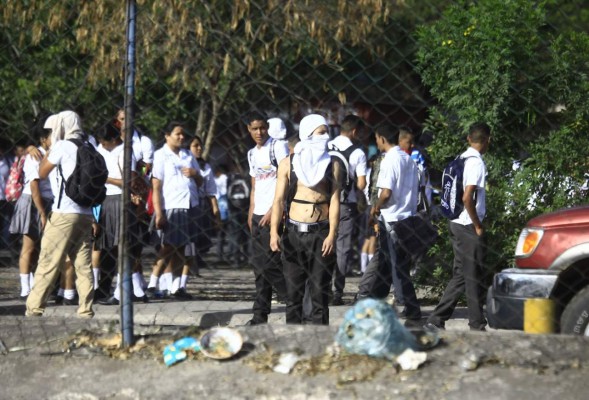 Varios heridos en protestas de estudiantes del Vicente Cáceres
