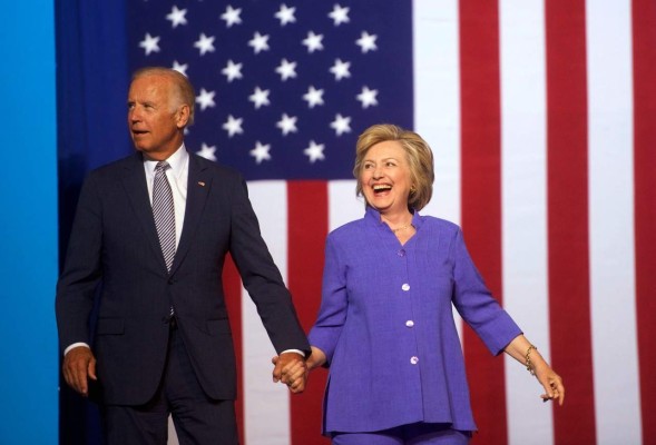 Hillary Clinton apoya a Joe Biden en la carrera presidencial en EEUU