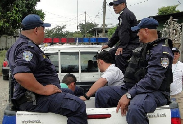 Policía resulta herido en enfrentamiento con supuestos delincuentes
