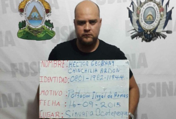 Lo capturan por portación ilegal de armas